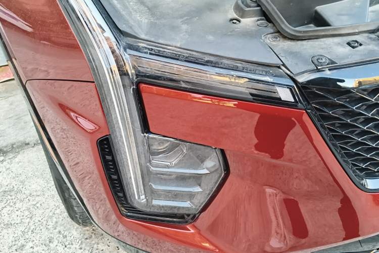 Used Cadillac XT4 2024 28T Four-Wheel Drive Luxury Version Right Front Headlight