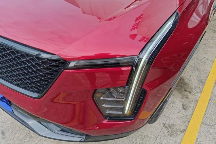 Used Cadillac XT4 2024 28T Four-Wheel Drive Luxury Version Right Front Headlight