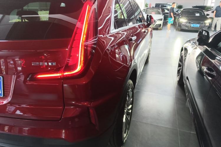 Used Cadillac XT4 2024 28T Two-Wheel-Drive Luxury Version Right Rear Taillight
