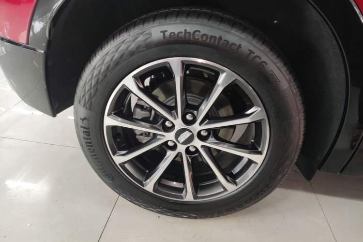 Used Cadillac XT4 2024 28T Four-Wheel Drive Luxury Version Right Rear Wheel Hub