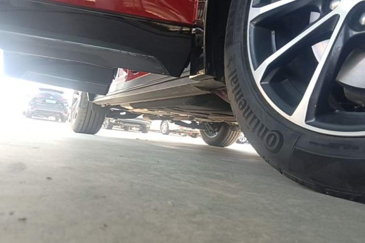 Used Cadillac XT4 2024 28T Four-Wheel Drive Luxury Version Right Side Sill