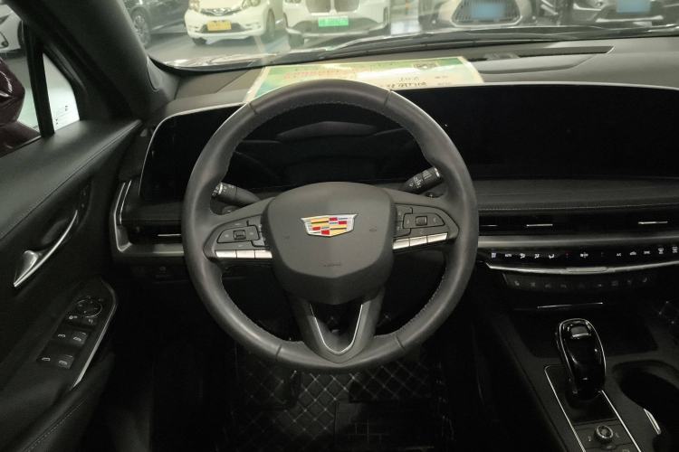 Used Cadillac XT4 2024 28T Two-Wheel-Drive Luxury Version Steering Wheel