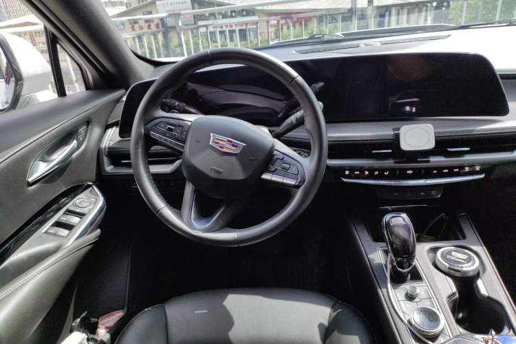 Used Cadillac XT4 2024 25T Two-Wheel Drive Fashion Edition Steering Wheel
