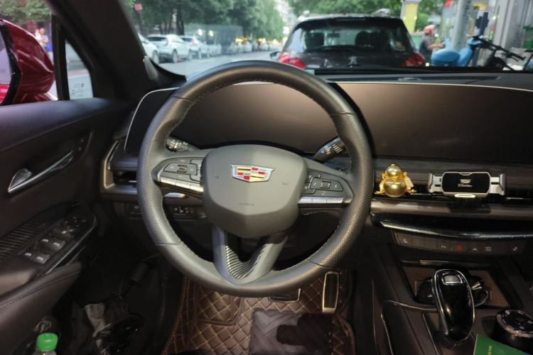 Used Cadillac XT4 2024 28T Four-Wheel Drive Luxury Version Steering Wheel