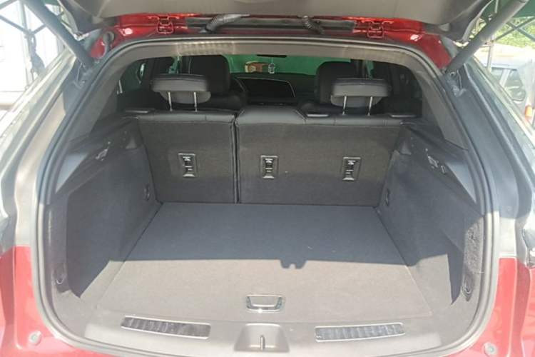 Used Cadillac XT4 2024 28T Four-Wheel Drive Luxury Version Trunk