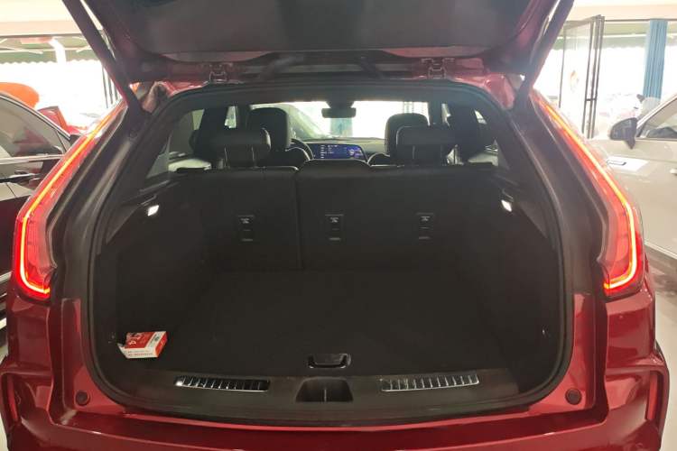 Used Cadillac XT4 2024 28T Four-Wheel Drive Luxury Version Trunk