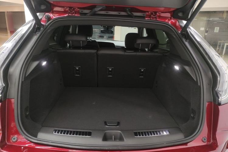 Used Cadillac XT4 2024 28T Four-Wheel Drive Luxury Version Trunk