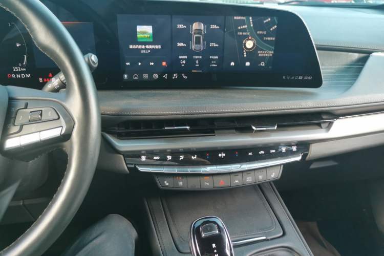Used Cadillac XT4 2024 28T Two-Wheel-Drive Prestige Version Audio And AC Panel