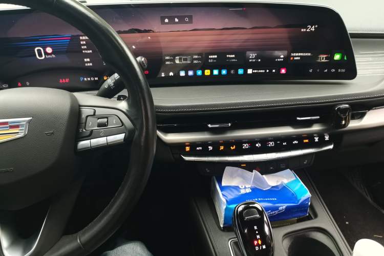 Used Cadillac XT4 2024 28T Two-Wheel-Drive Luxury Version Audio And AC Panel