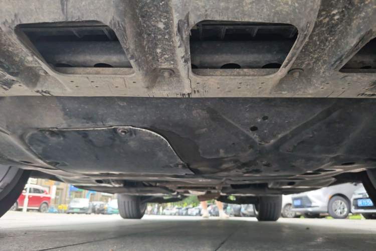 Used Cadillac XT4 2024 28T Two-Wheel-Drive Prestige Version Chassis Front