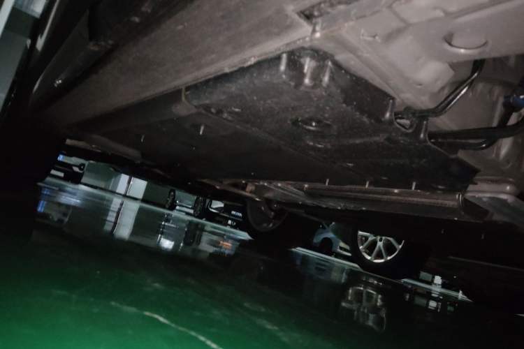 Used Cadillac XT4 2024 28T Two-Wheel-Drive Prestige Version Chassis Rear Left