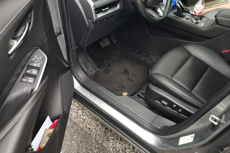 Used Cadillac XT4 2024 28T Two-Wheel-Drive Luxury Version Driver Seat