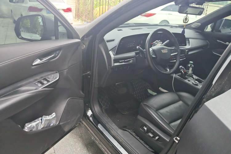 Used Cadillac XT4 2024 28T Two-Wheel-Drive Prestige Version Driver Seat