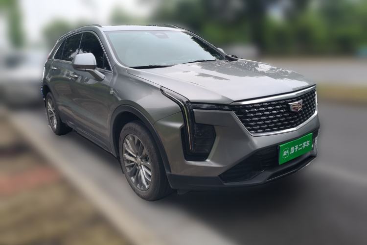 Used Cadillac XT4 2024 28T Two-Wheel-Drive Luxury Version Front Right 45 Deg