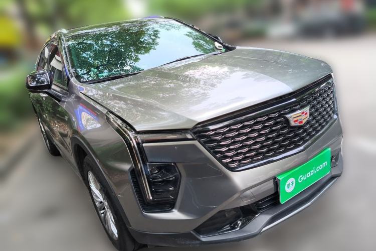 Used Cadillac XT4 2024 28T Two-Wheel-Drive Luxury Version Front Right 45 Deg