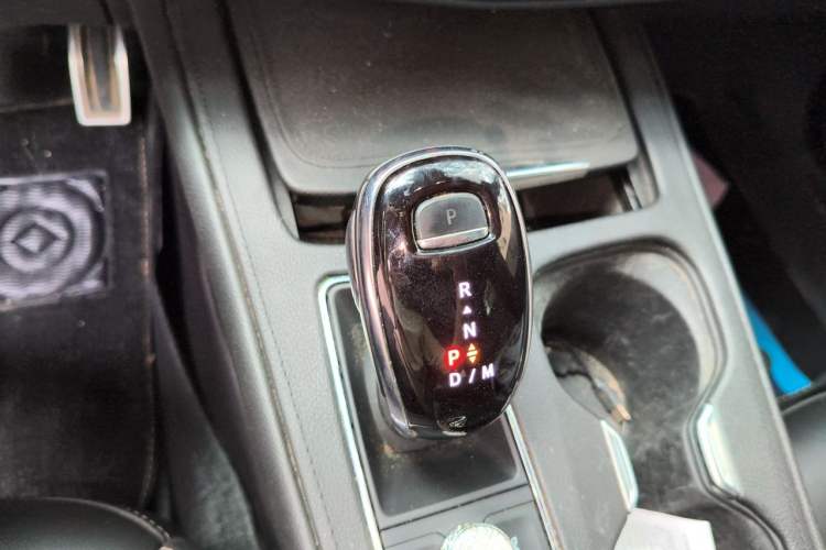 Used Cadillac XT4 2024 28T Two-Wheel-Drive Luxury Version Gear Lever