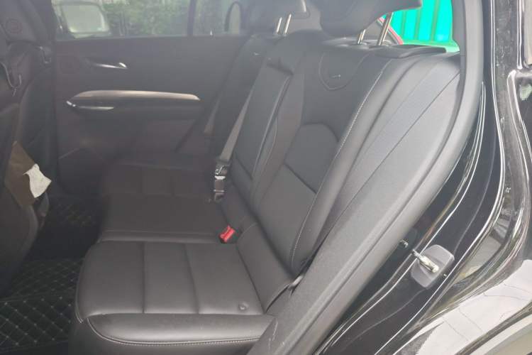 Used Cadillac XT4 2024 28T Two-Wheel-Drive Prestige Version Left Rear Seat