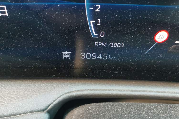Used Cadillac XT4 2024 28T Two-Wheel-Drive Prestige Version Odometer Close Up