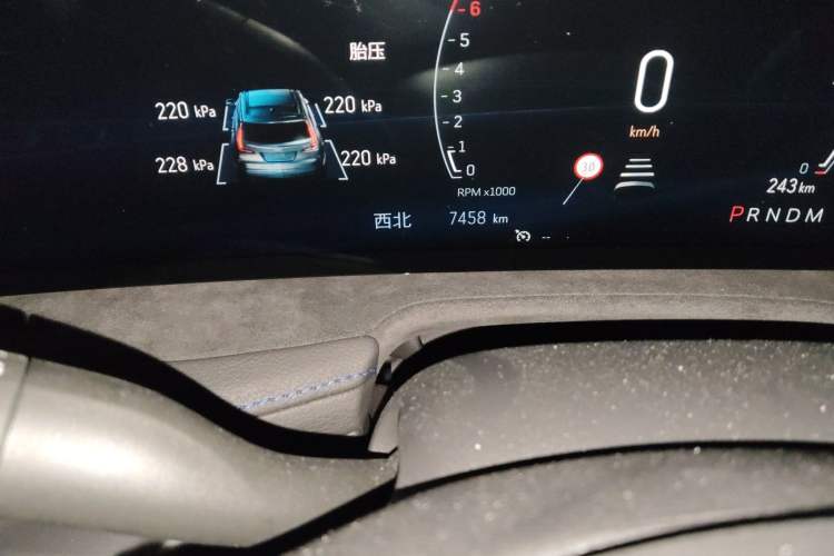 Used Cadillac XT4 2024 28T Two-Wheel-Drive Prestige Version Odometer Close Up