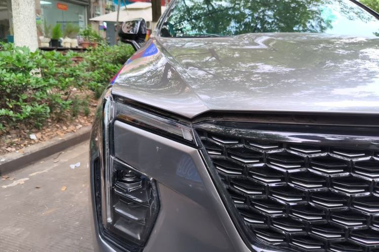 Used Cadillac XT4 2024 28T Two-Wheel-Drive Luxury Version Right Front Headlight