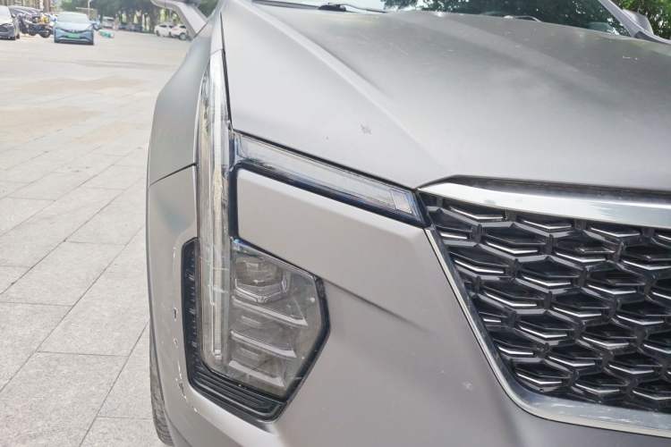 Used Cadillac XT4 2024 28T Two-Wheel-Drive Prestige Version Right Front Headlight