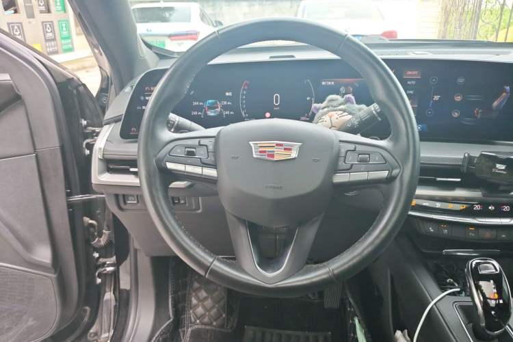 Used Cadillac XT4 2024 28T Two-Wheel-Drive Prestige Version Steering Wheel