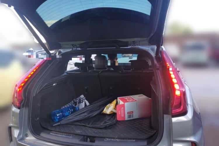 Used Cadillac XT4 2024 28T Two-Wheel-Drive Prestige Version Trunk