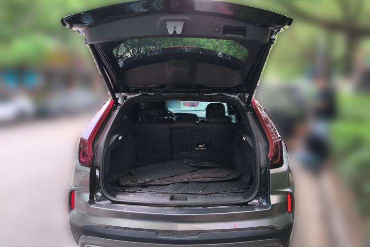 Used Cadillac XT4 2024 28T Two-Wheel-Drive Luxury Version Trunk