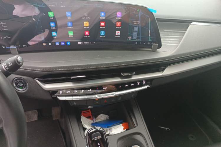 Used Cadillac XT4 2024 28T Two-Wheel-Drive Luxury Version Audio And AC Panel