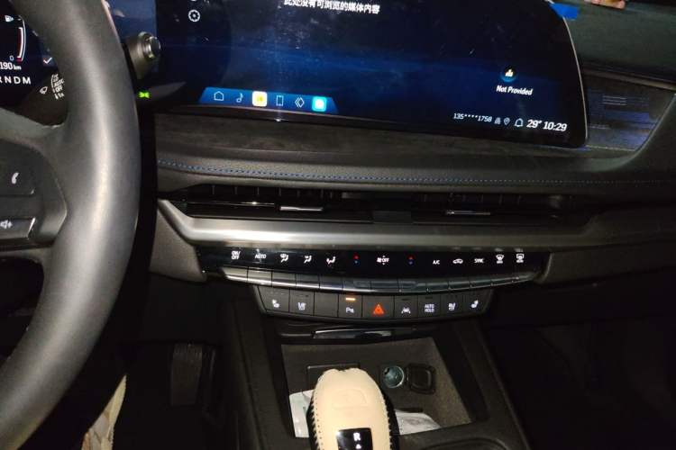 Used Cadillac XT4 2024 28T Two-Wheel-Drive Prestige Version Audio And AC Panel