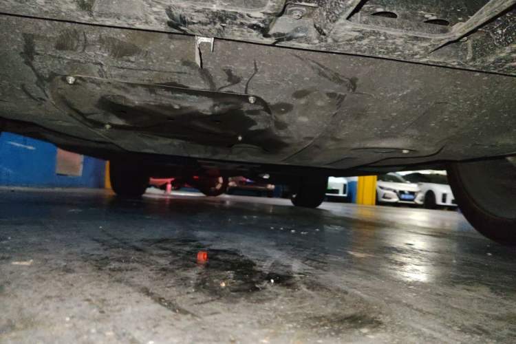 Used Cadillac XT4 2024 28T Two-Wheel-Drive Prestige Version Chassis Front