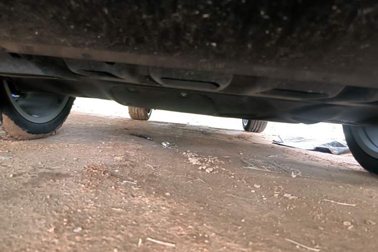 Used Cadillac XT4 2024 28T Two-Wheel-Drive Prestige Version Chassis Front