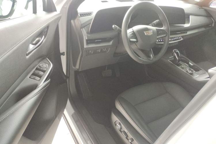 Used Cadillac XT4 2024 Facelift 28T Two-Wheel-Drive Prestige Version Driver Seat