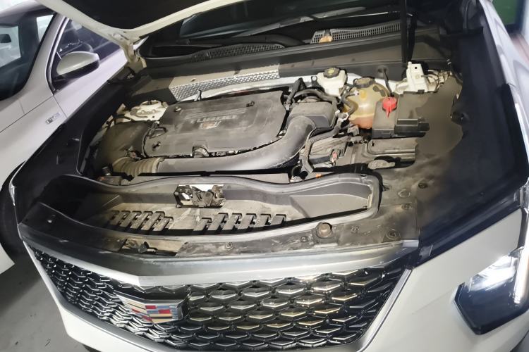Used Cadillac XT4 2024 28T Two-Wheel-Drive Luxury Version Engine Bay