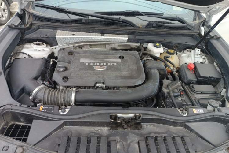 Used Cadillac XT4 2024 28T Two-Wheel-Drive Luxury Version Engine Bay