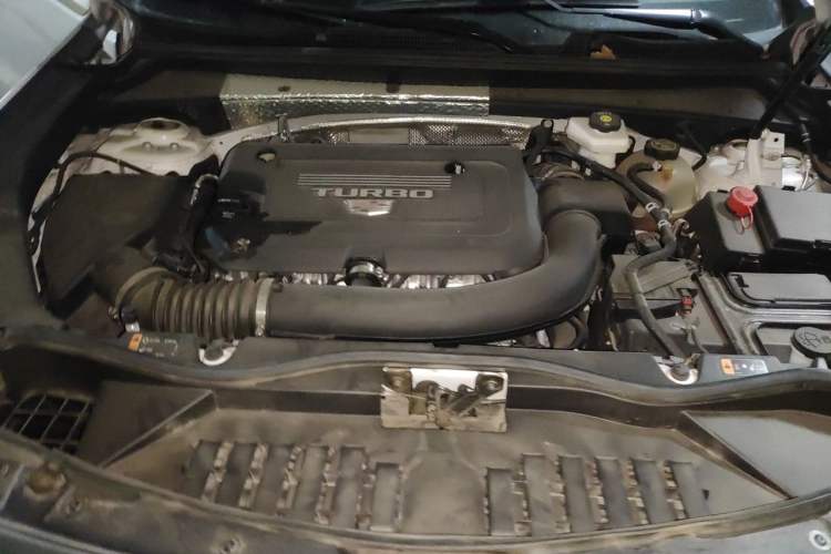 Used Cadillac XT4 2024 28T Two-Wheel-Drive Luxury Version Engine Bay