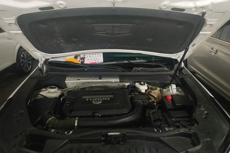 Used Cadillac XT4 2024 28T Two-Wheel-Drive Luxury Version Engine Bay
