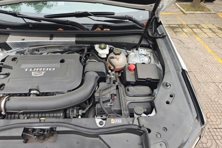 Used Cadillac XT4 2024 28T Two-Wheel-Drive Prestige Version Engine Bay Left
