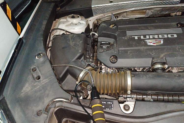 Used Cadillac XT4 2024 28T Two-Wheel-Drive Prestige Version Engine Bay Right