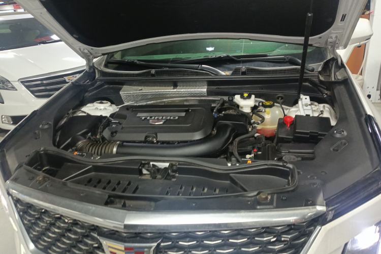 Used Cadillac XT4 2024 28T Two-Wheel-Drive Luxury Version Engine Bay