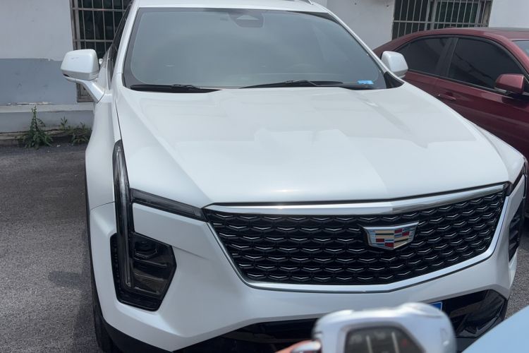 Used Cadillac XT4 2024 28T Two-Wheel-Drive Luxury Version Exterior 2