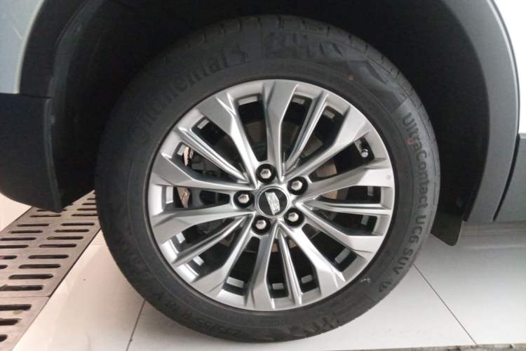 Used Cadillac XT4 2024 Facelift 28T Two-Wheel-Drive Luxury Version Exterior 5