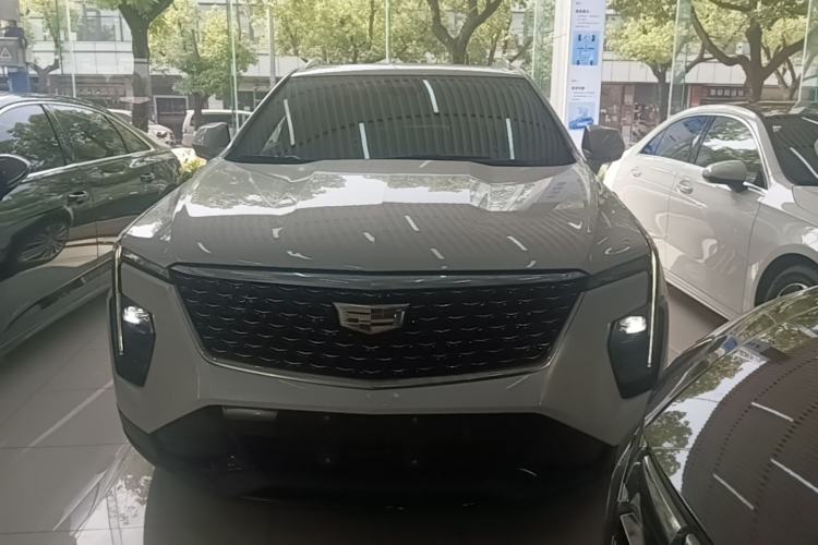 Used Cadillac XT4 2024 28T Two-Wheel-Drive Prestige Version Front