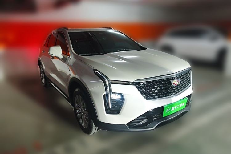 Used Cadillac XT4 2024 28T Two-Wheel-Drive Luxury Version Front Right 45 Deg