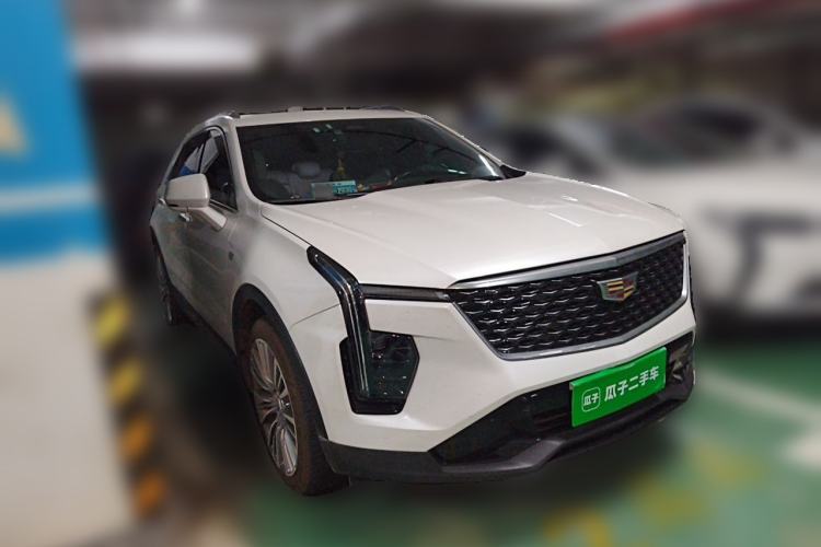 Used Cadillac XT4 2024 28T Two-Wheel-Drive Prestige Version Front Right 45 Deg