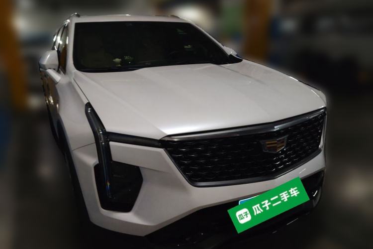 Used Cadillac XT4 2024 28T Two-Wheel-Drive Prestige Version Front Right 45 Deg