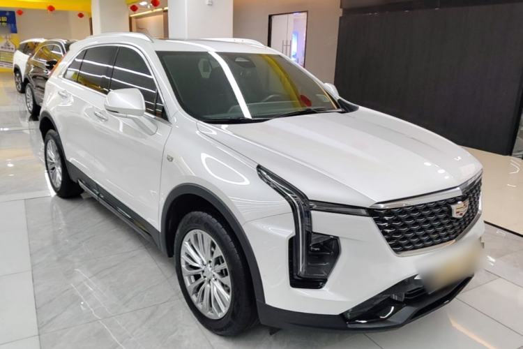 Used Cadillac XT4 2024 28T Two-Wheel-Drive Luxury Version Front Right 45 Deg