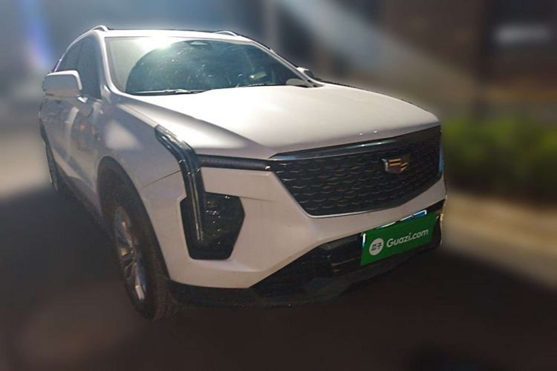 Used Cadillac XT4 2024 28T Two-Wheel-Drive Luxury Version Front Right 45 Deg