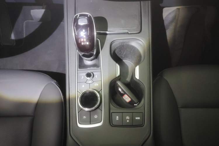 Used Cadillac XT4 2024 Facelift 28T Two-Wheel-Drive Prestige Version Gear Lever
