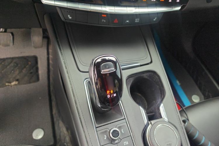 Used Cadillac XT4 2024 28T Two-Wheel-Drive Luxury Version Gear Lever